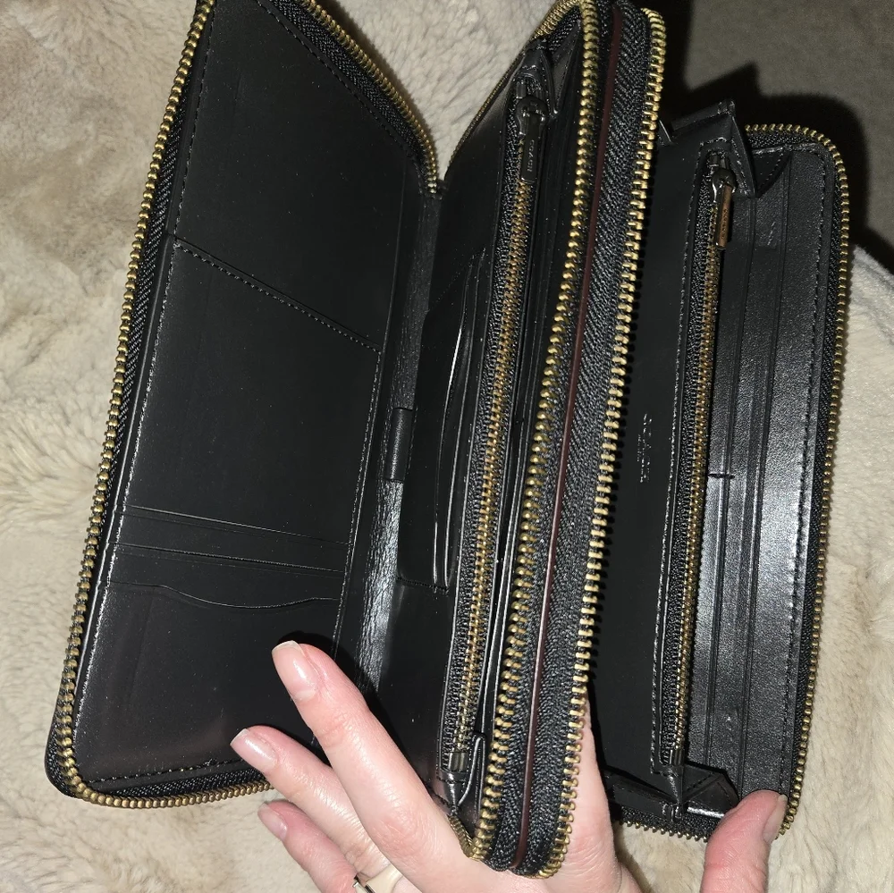 NWOT Coach Black Vintage Huge Leather Men's Zip Wallet
